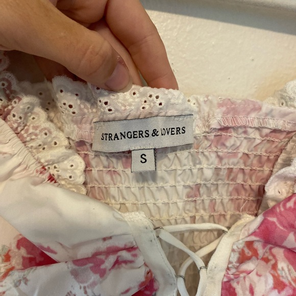 Strangers and lovers floral top - Picture 3 of 3